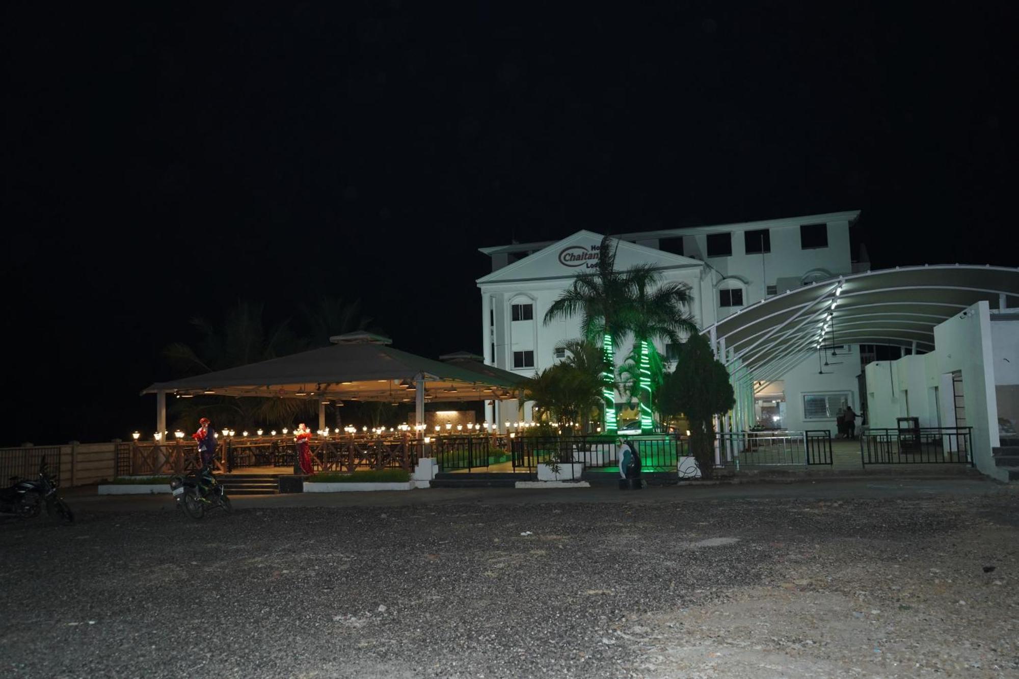 Hotel Chaitanya Lodging Supe Exterior foto